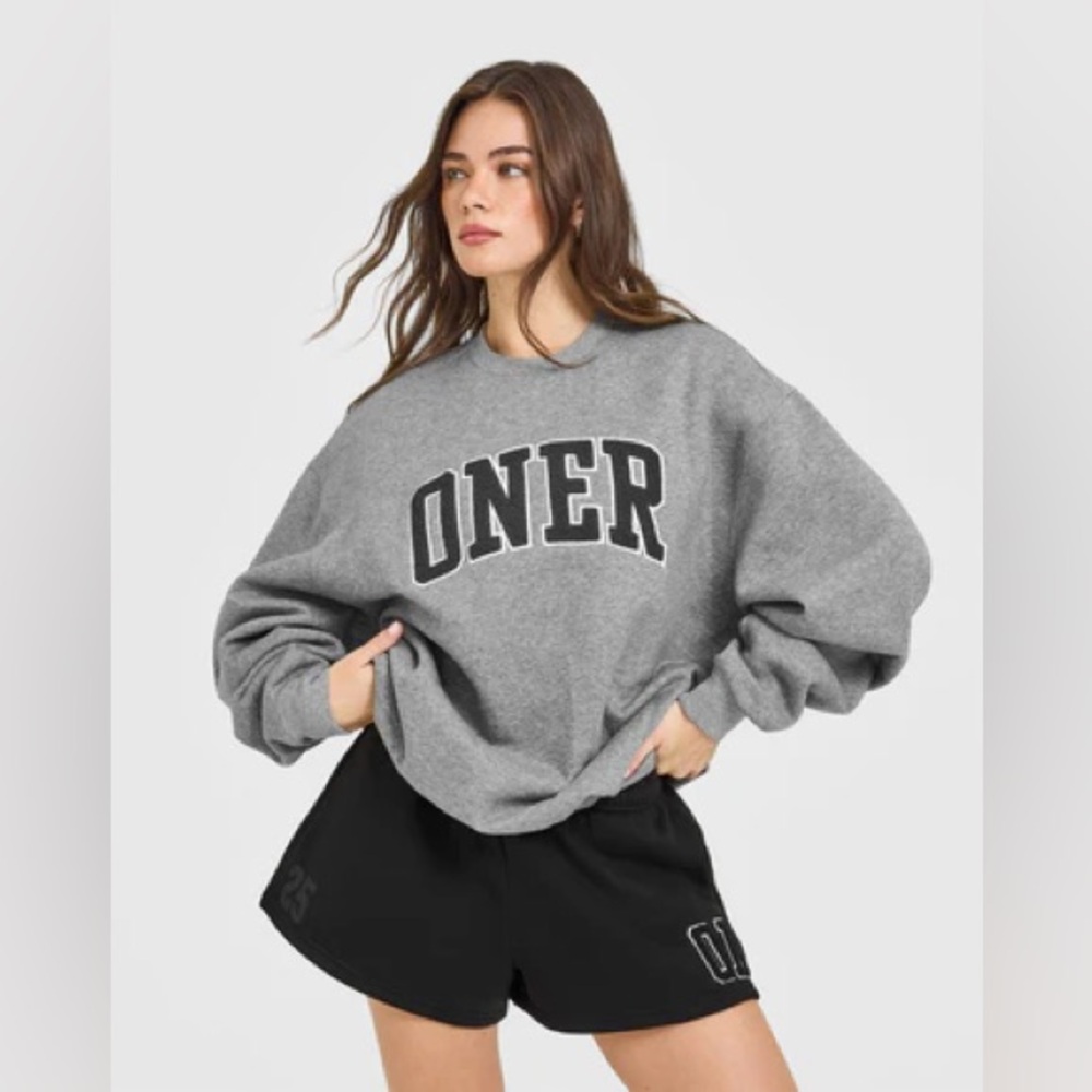 Foundations Oversized Oner 25 Sweatshirt